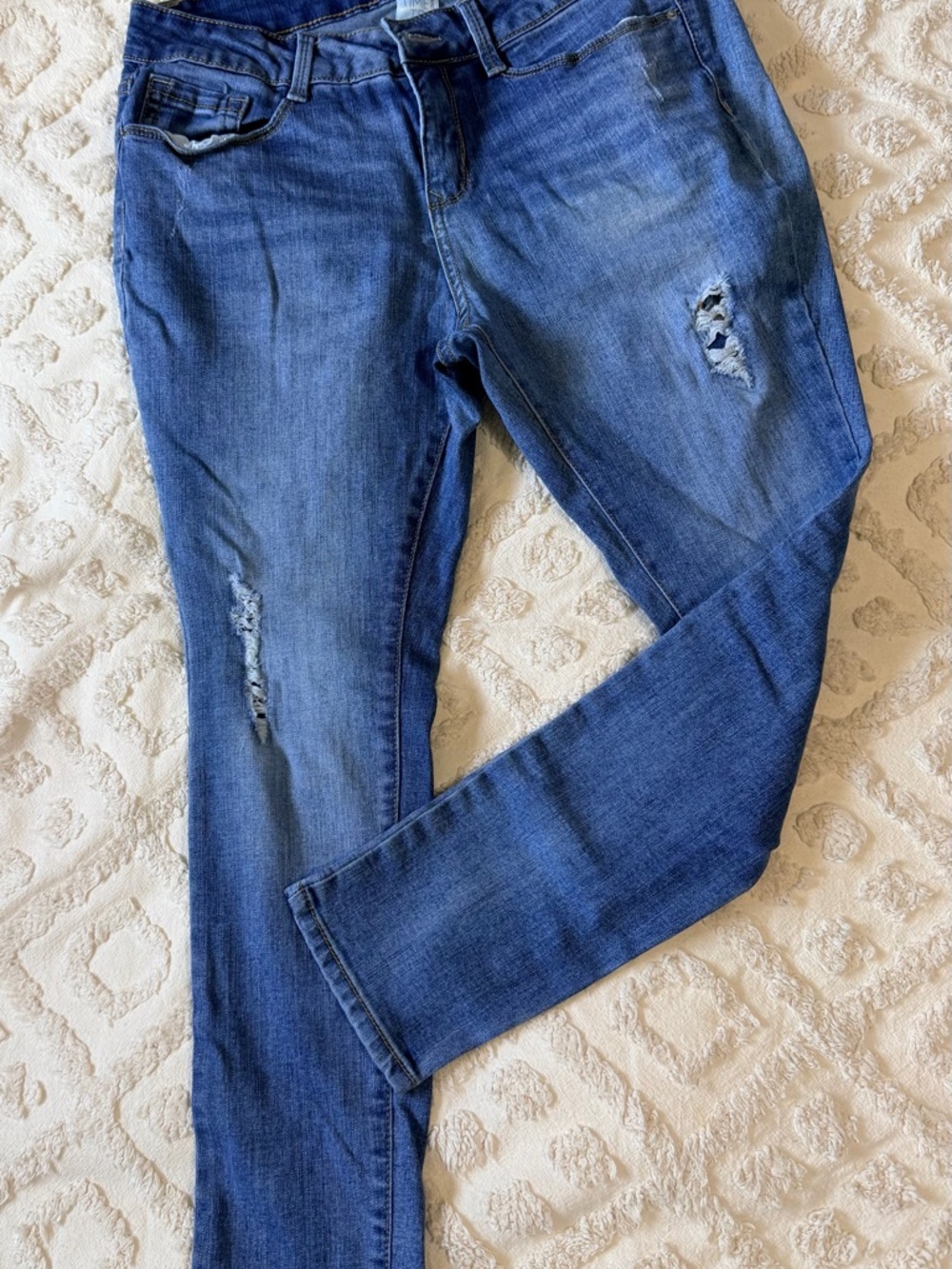 Time and Tru Blue Distressed Skinny Jean’s Size 14       #54